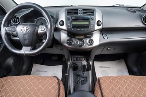 Внедорожник Toyota RAV4 2010 года, 1359000 рублей, Челябинск
