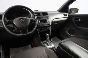 Седан Volkswagen Polo 2017 года, 999000 рублей, Новосибирск