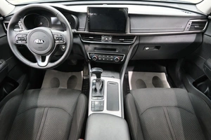 Седан Kia Optima 2018 года, 1679000 рублей, Омск