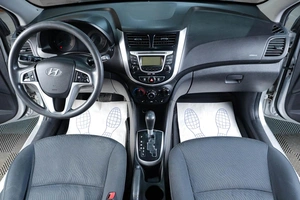 Седан Hyundai Solaris 2013 года, 799000 рублей, Тюмень