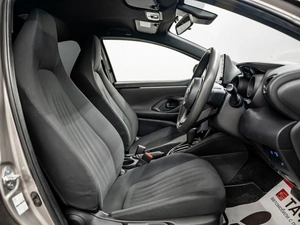 Хетчбэк Toyota Yaris 2020 года, 1177000 рублей, Красноярск