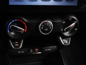 Седан Kia Rio 2018 года, 1219000 рублей, Воронеж