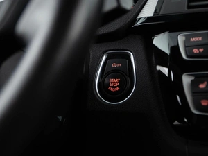 Седан BMW 3 серия 2018 года, 2537077 рублей, Москва