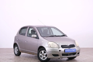 Хетчбэк Toyota Vitz 2002 года, 369000 рублей, Омск
