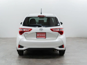 Хетчбэк Toyota Vitz 2019 года, 1030000 рублей, Красноярск