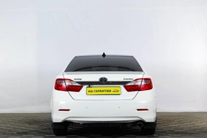 Седан Toyota Camry 2011 года, 1469000 рублей, Тюмень