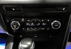 Хетчбэк Mazda Axela 2014 года, 1267000 рублей, Красноярск