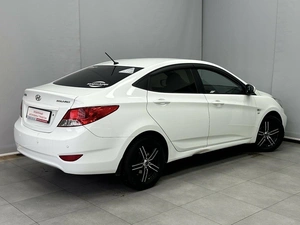 Седан Hyundai Solaris 2011 года, 875000 рублей, Красноярск