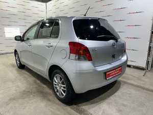 Хетчбэк Toyota Vitz 2009 года, 595000 рублей, Красноярск