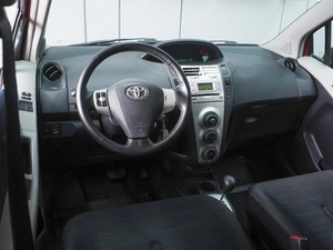 Седан Toyota Yaris 2007 года, 620000 рублей, Ростов-на-Дону