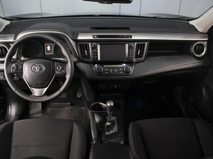 Внедорожник Toyota RAV4 2017 года, 2440000 рублей, Омск