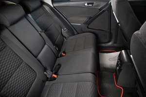 Внедорожник Volkswagen Tiguan 2010 года, 1489000 рублей, Сургут