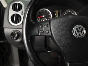 Внедорожник Volkswagen Tiguan 2010 года, 1110000 рублей, Ставрополь