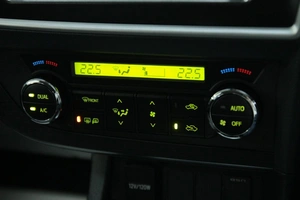 Хетчбэк Toyota Auris 2013 года, 1108000 рублей, Солонцы