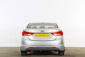 Седан Hyundai Elantra 2012 года, 919000 рублей, Тюмень