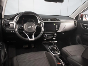 Седан Kia Rio 2021 года, 2030000 рублей, Омск