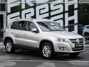 Внедорожник Volkswagen Tiguan 2011 года, 1144000 рублей, Волгоград