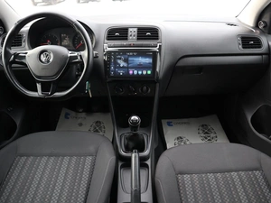 Седан Volkswagen Polo 2015 года, 990000 рублей, Железногорск