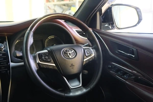 Внедорожник Toyota Harrier 2017 года, 2769000 рублей, Омск