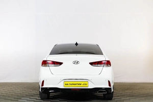 Седан Hyundai Sonata 2019 года, 2319000 рублей, Тюмень