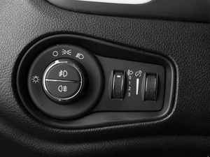 Внедорожник Jeep Renegade 2017 года, 1380000 рублей, Омск