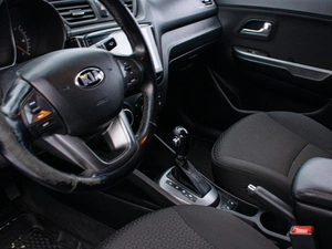 Седан Kia Rio 2015 года, 1049000 рублей, Петрозаводск