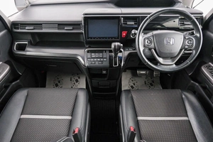 Минивэн Honda Stepwgn Spada 2016 года, 1999000 рублей, Красноярск