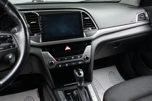 Седан Hyundai Elantra 2018 года, 1449000 рублей, Оренбург