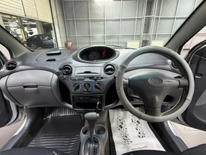 Хетчбэк Toyota Vitz 2001 года, 347000 рублей, Красноярск