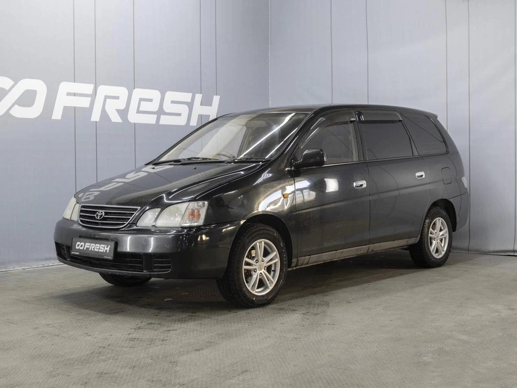 Минивэн Toyota Gaia 1999 года, 560000 рублей, Омск