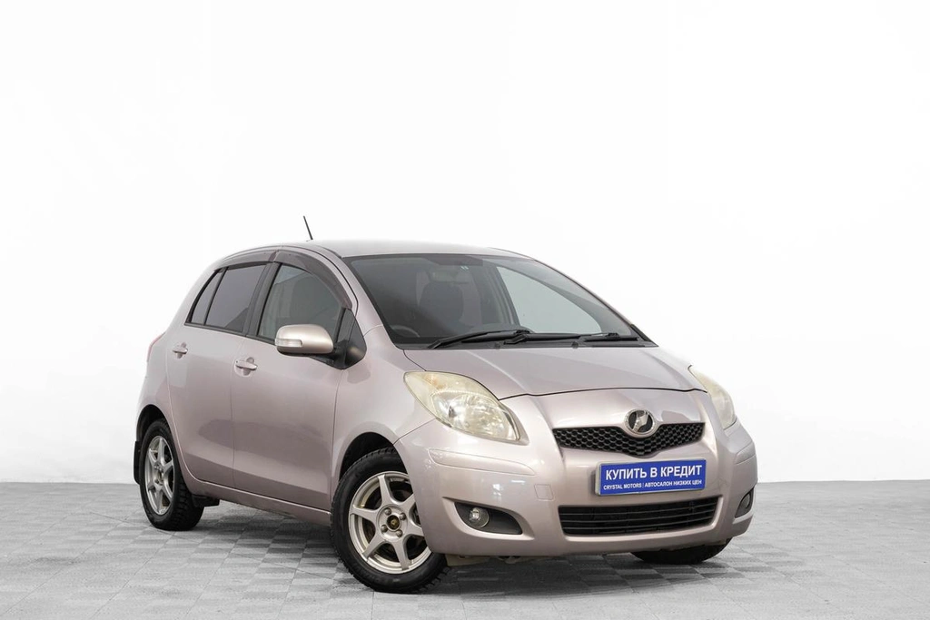 Хетчбэк Toyota Vitz 2010 года, 649000 рублей, Барнаул