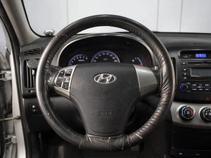 Седан Hyundai Elantra 2010 года, 510000 рублей, Омск
