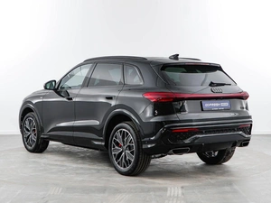 Внедорожник Audi Q5 2026 года, 7243434 рублей, Москва