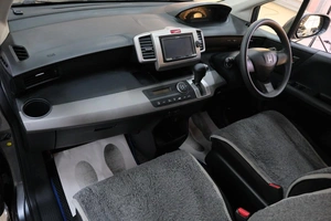 Минивэн Honda Freed 2010 года, 959000 рублей, Омск