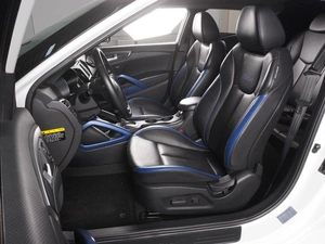 Хетчбэк Hyundai Veloster 2013 года, 1490000 рублей, Красный Пахарь