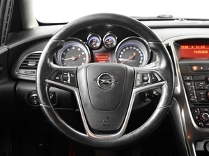Хетчбэк Opel Astra 2011 года, 649900 рублей, Казань
