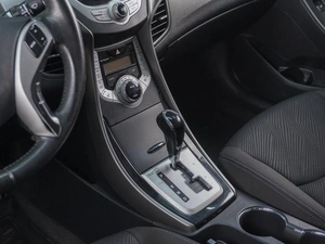 Седан Hyundai Elantra 2011 года, 1149000 рублей, Сургут