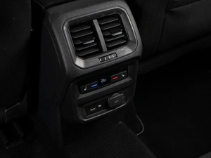 Внедорожник Volkswagen Tiguan 2018 года, 2319000 рублей, Тюмень