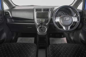 Хетчбэк Toyota Ractis 2010 года, 879000 рублей, Кемерово