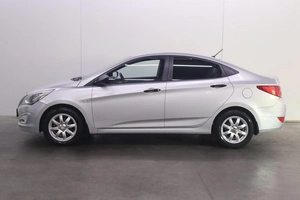 Седан Hyundai Solaris 2015 года, 820000 рублей, Брянск
