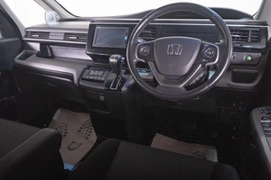 Минивэн Honda Stepwgn Spada 2017 года, 2009000 рублей, Томск