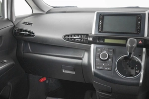 Минивэн Toyota Wish 2009 года, 1389000 рублей, Кемерово