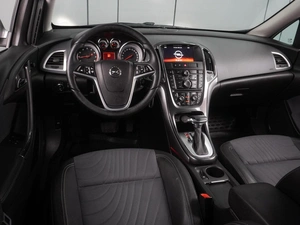 Седан Opel Astra 2014 года, 814000 рублей, Воронеж