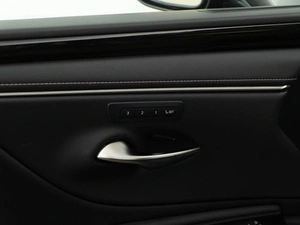 Седан Lexus ES 2020 года, 4698999 рублей, Москва