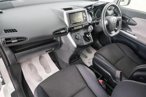 Минивэн Toyota Wish 2011 года, 1449000 рублей, Красноярск