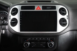 Внедорожник Volkswagen Tiguan 2010 года, 1489000 рублей, Сургут