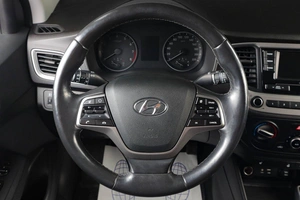 Седан Hyundai Solaris 2017 года, 1259000 рублей, Тюмень