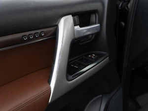 Внедорожник Toyota Land Cruiser 2017 года, 5679000 рублей, Москва