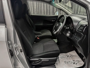 Хетчбэк Toyota Ractis 2013 года, 850000 рублей, Красноярск