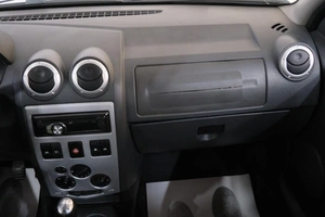 Седан Renault Logan 2009 года, 439000 рублей, Омск